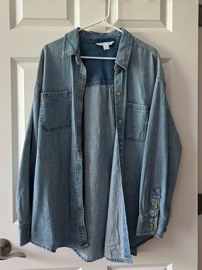NWT Old Navy Oversized Boyfriend Light Wash Denim Shirt